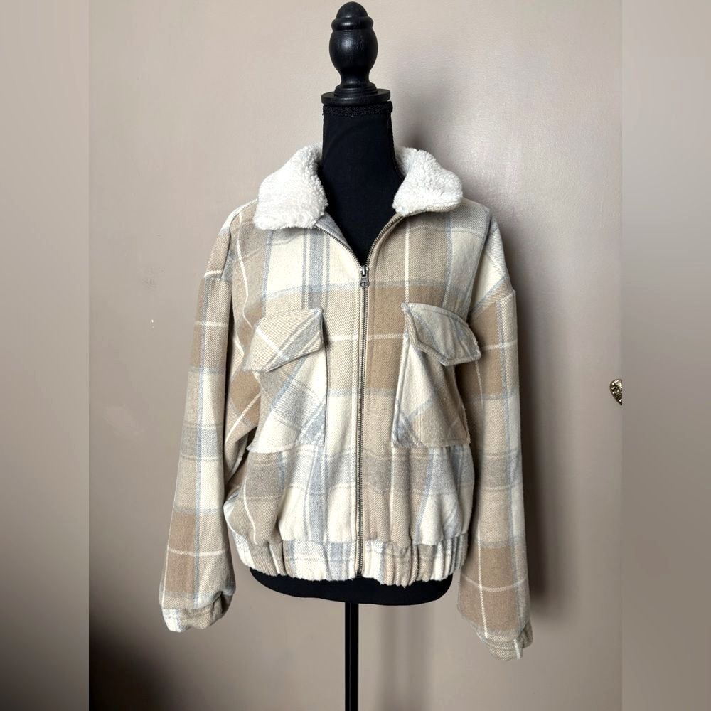 SO Juniors plaid bomber jacket tan neutral faux shearling  collar cropped M EUC